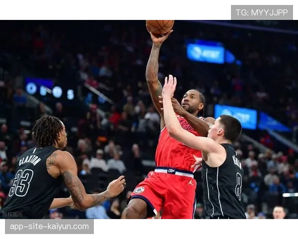 快船关键球处理 伦纳德绝平中投与加时赛个人攻坚表现